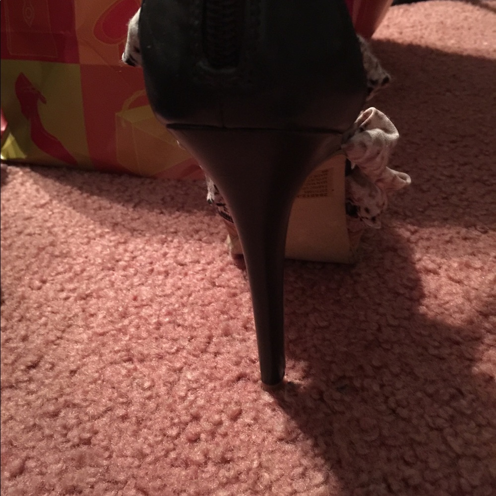 🎉2xHP🎉Victoria Secret Heels - Picture 4 of 4